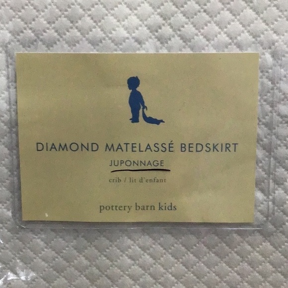 POTTERY Barn Kids diamond matelassé crib bed skirt - Picture 3 of 7